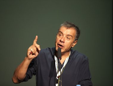 Στ.Θεοδωράκης: Συναντήθηκε με έφηβους βουλευτές (φωτό)